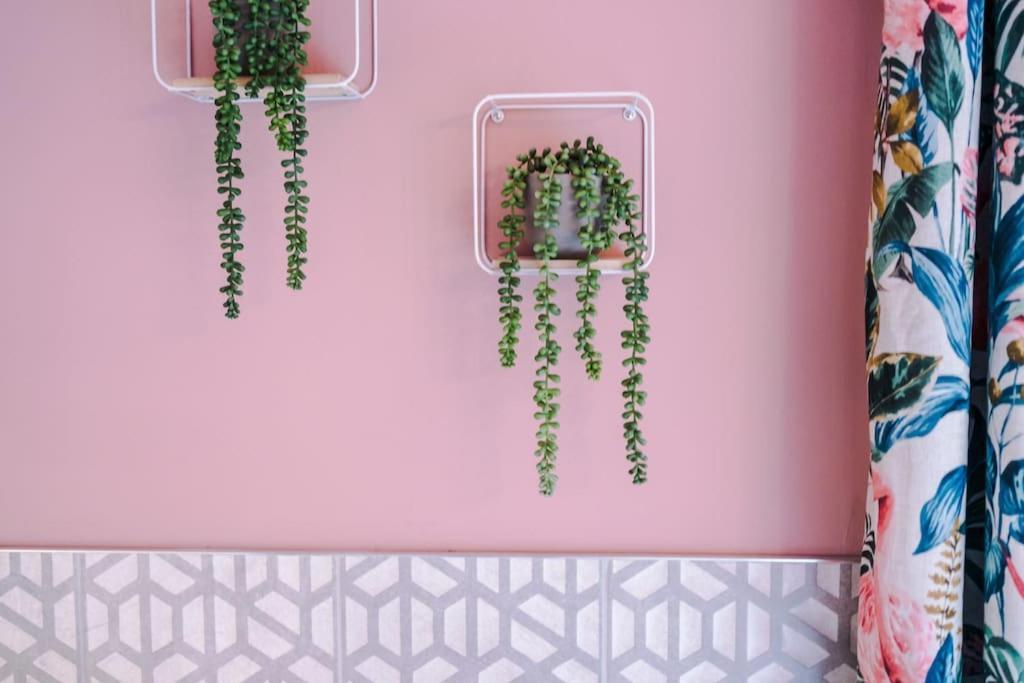 Pink Palace - Central Apartment 체스터 외부 사진